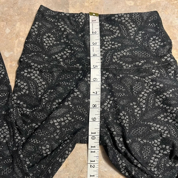 𝅺beyond Yoga Women's Cropped Leggings Size XS - Picture 8 of 8
